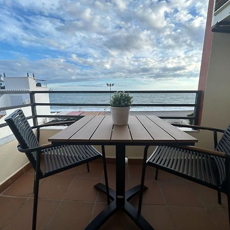 Apartamento primera línea playa. Vistas al mar Caleta de Vélez Exterior foto