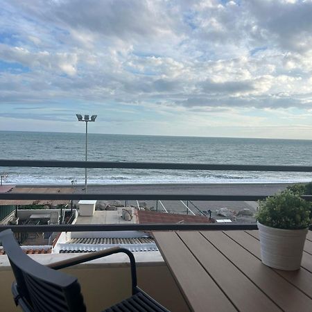 Apartamento primera línea playa. Vistas al mar Caleta de Vélez Exterior foto