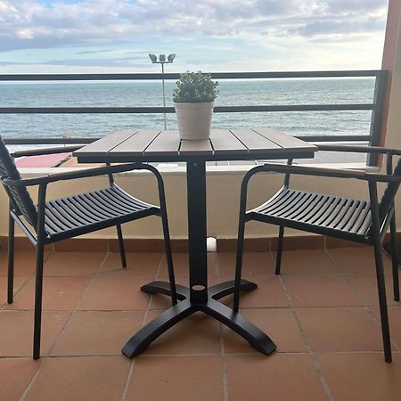 Apartamento primera línea playa. Vistas al mar Caleta de Vélez Exterior foto