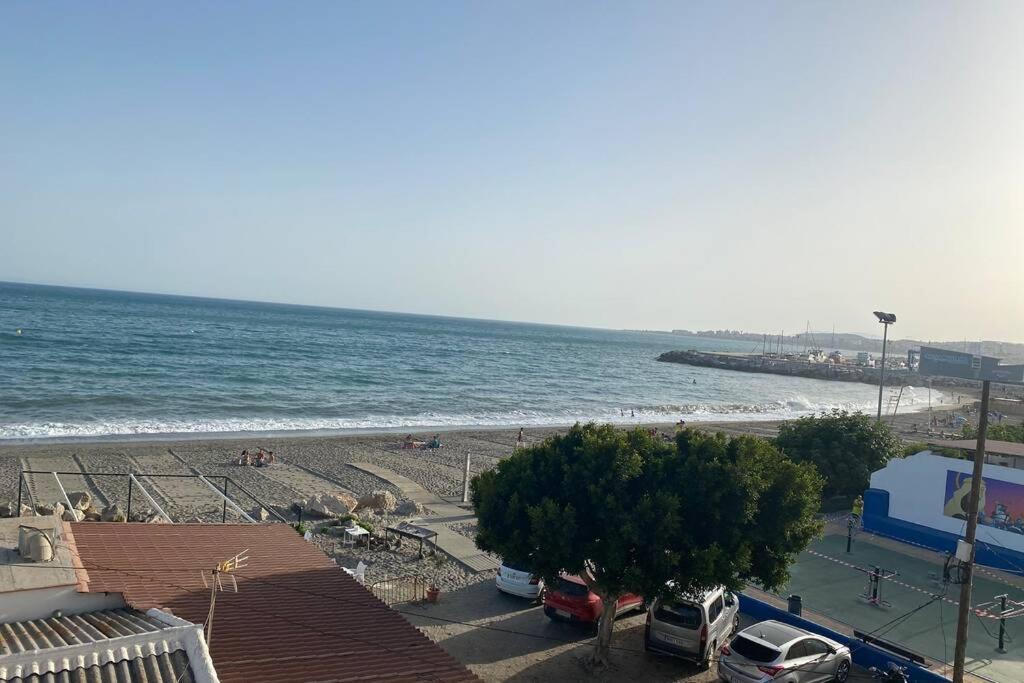Apartamento primera línea playa. Vistas al mar Caleta de Vélez Exterior foto