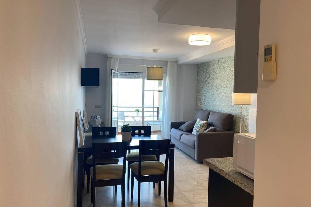 Apartamento primera línea playa. Vistas al mar Caleta de Vélez Exterior foto